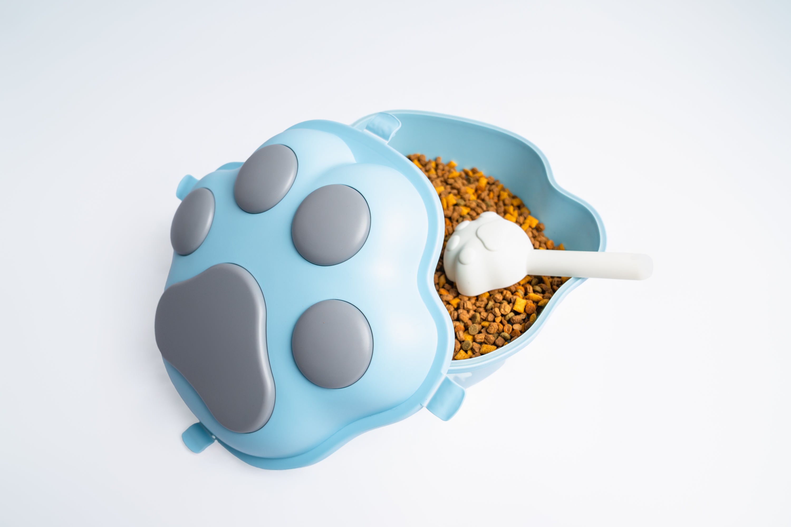 Airtight Cat Food Storage Container with Measuring Scoop